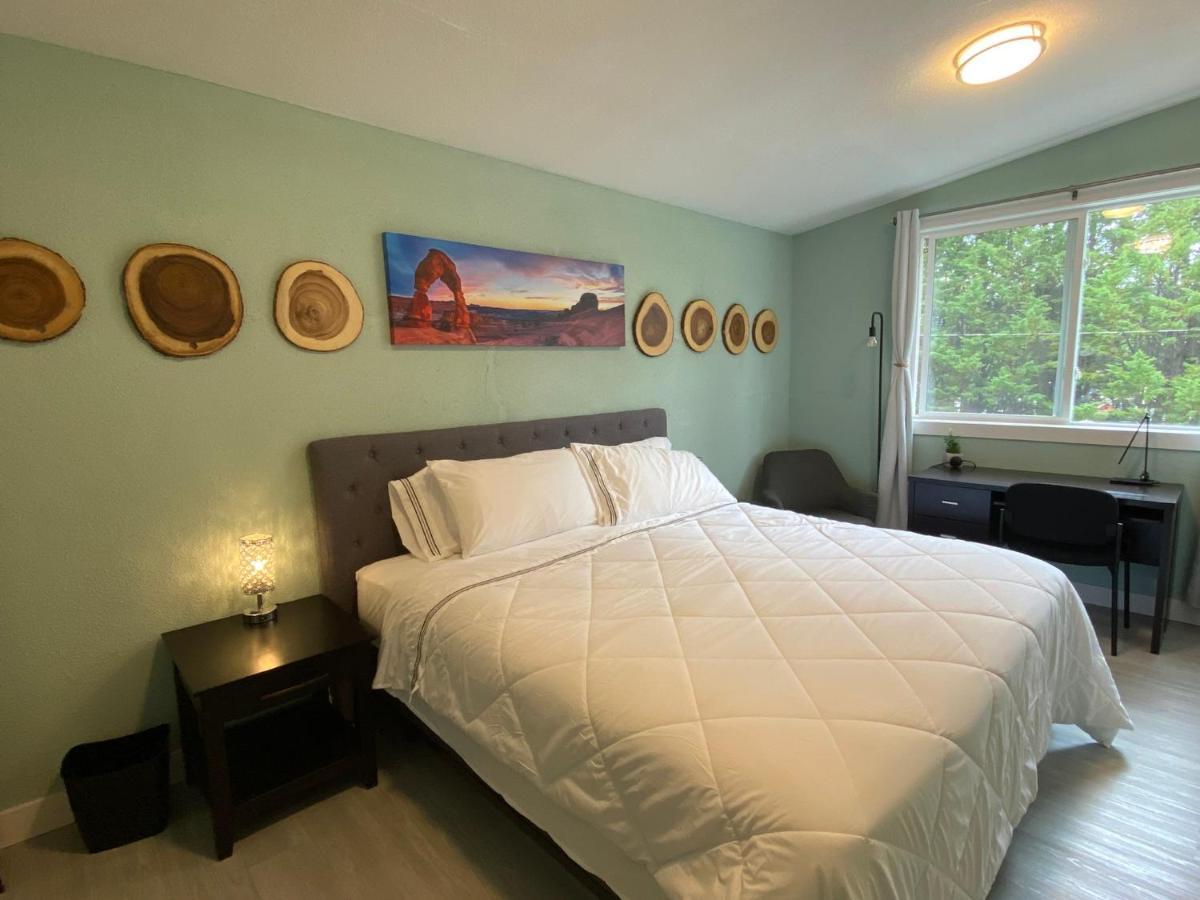 Hudson Homes Bnb Saanich Exterior photo