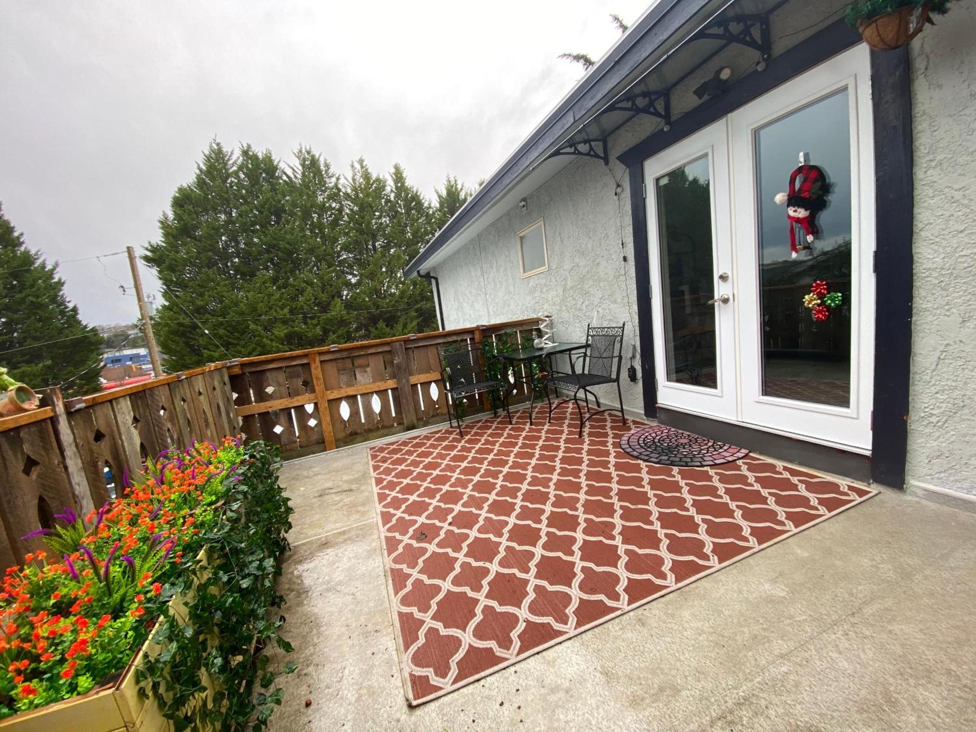 Hudson Homes Bnb Saanich Exterior photo